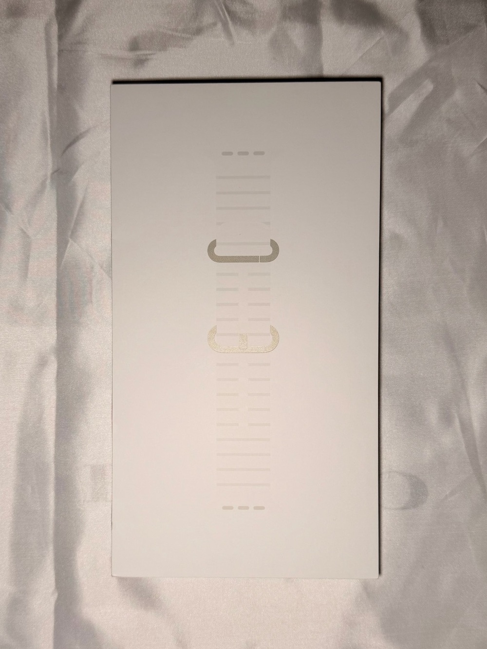 Apple Watch Ultra White Ocean Band - Natural Titanium